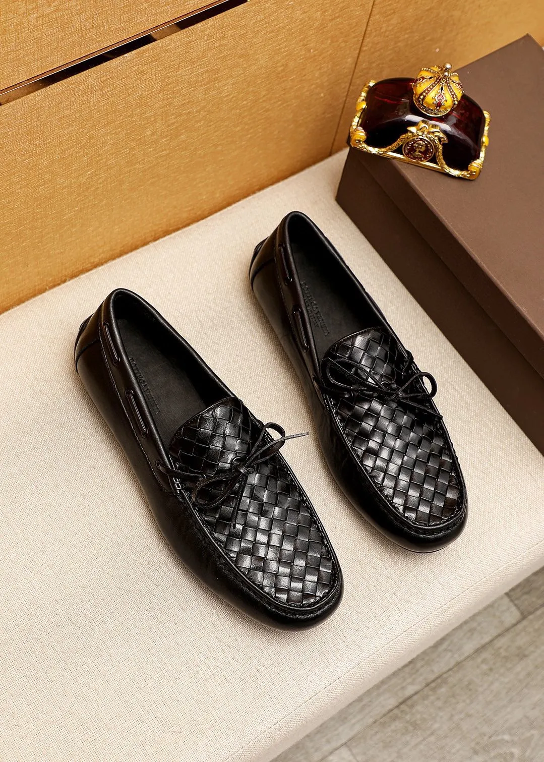 Men's Men's Shoes 💰: 420 💐BV Men's Slip-on Shoes® [BOTTEGA VENETA] Official website counter new model, one-to-one mold opening ⚠Italian calfskin embossed ➕Cow 🐂 leather lining. Driving slip-ons, available at counters, sizes 39-44 (38.45🉑️customized)